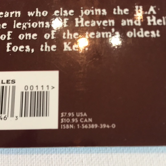 JLA American Dreams Graphic Novel - Picture 3 of 6